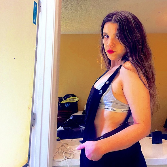 Meet your Posher, Zara - Picture 3 of 11